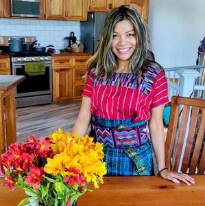 Meet your Posher, Maura